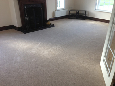 Light coloured carpet in lounge