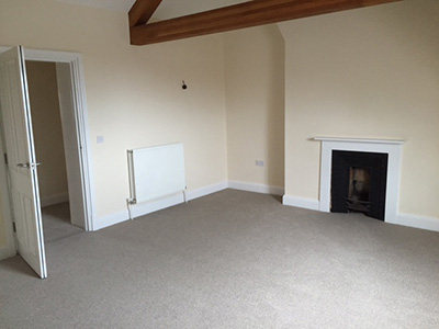 Light coloured carpet in lounge