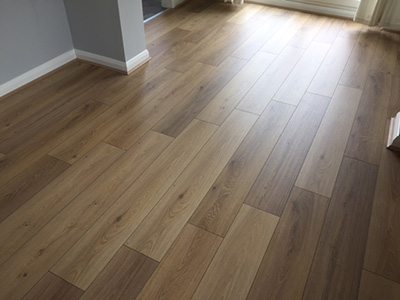 Laminate floor in dining room